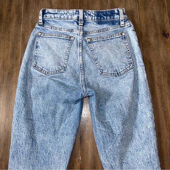 Abercrombie & Fitch The Mom High Rise 23 | 000 Curve Love Raw hem - Picture 9 of 10